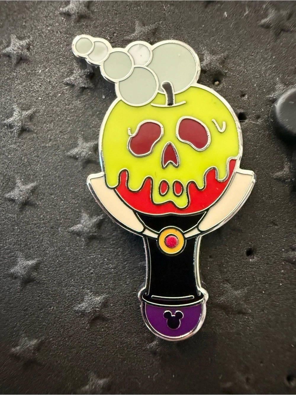 WDW 2025 Wave B Hidden Mickey Evil Queen Bubble Wand Chaser Pin